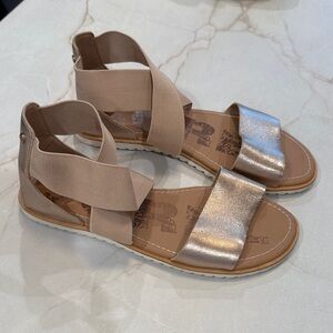 Sorel Beige and Silver Sandals